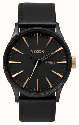 Nixon Couro Sentinela | preto fosco / dourado | pulseira de couro preta | mostrador preto A105-1041-00