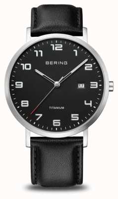 Bering Titânio | mostrador preto com janela de data | pulseira de couro preto | caixa de titânio escovado 18640-402